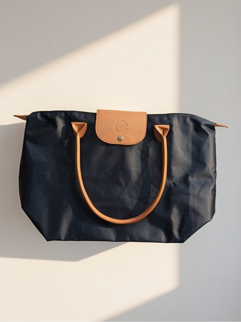 Elizabeth Grant Black Nylon Tote Bag Tan Trim Travel Coastal Quiet Luxury